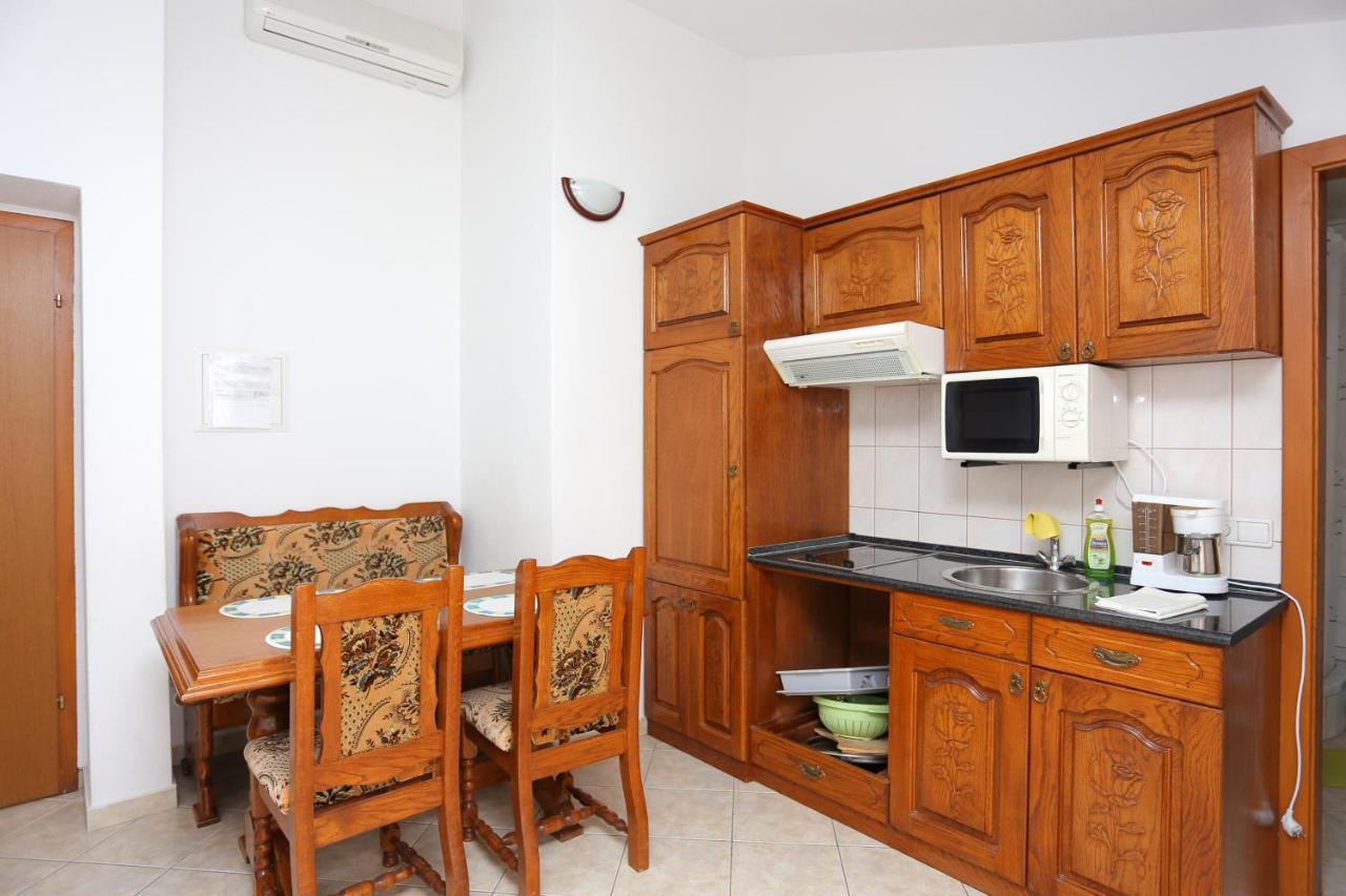 Apartments With A Parking Space Stanici, Omis - 2818 Tice Exterior foto